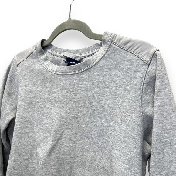 Nike Gray Cropped Crew Neck Raw Hem Sweatshirt Size M - Picture 2 of 8